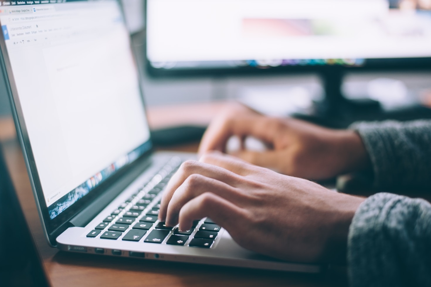 The Benefits of Collaborative Bookmarking Communities